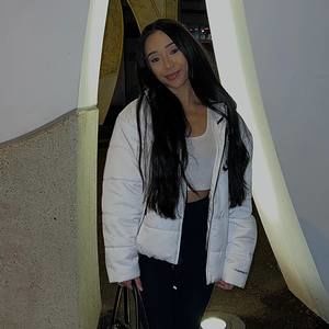 Meet your Posher, Chelsea nicole